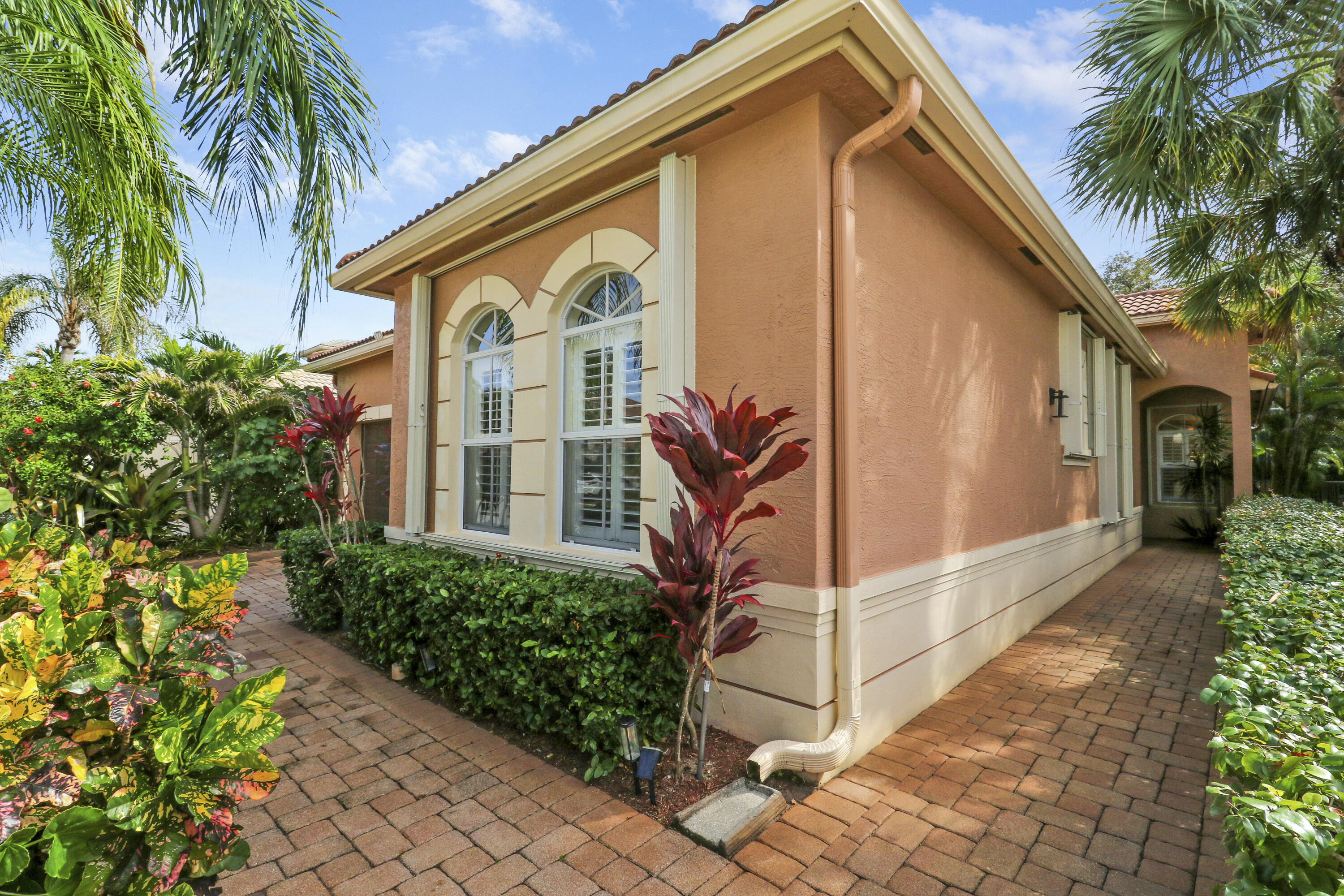 MLS #RX-11140276 image #1