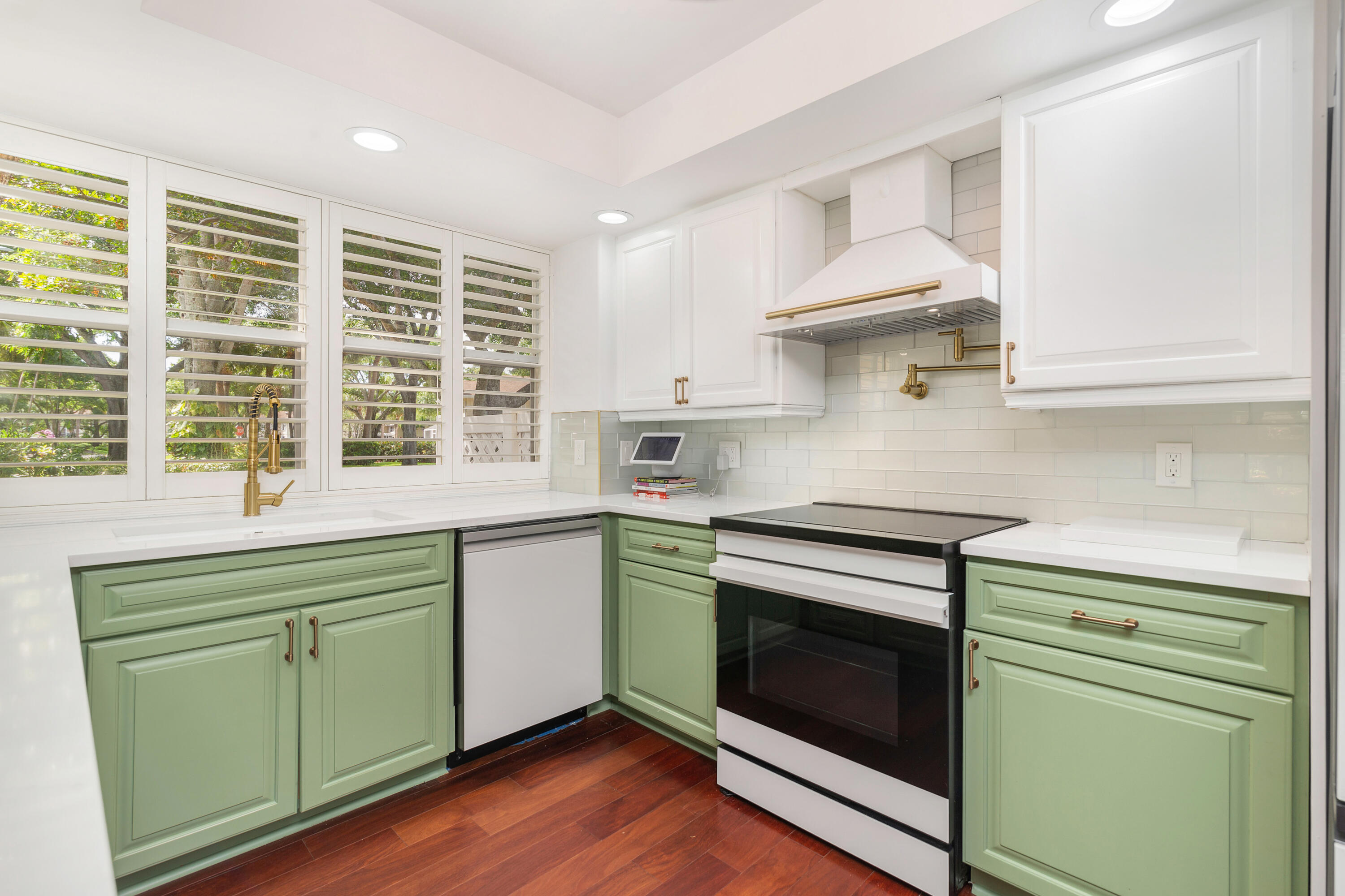 MLS #RX-11140593 image #1