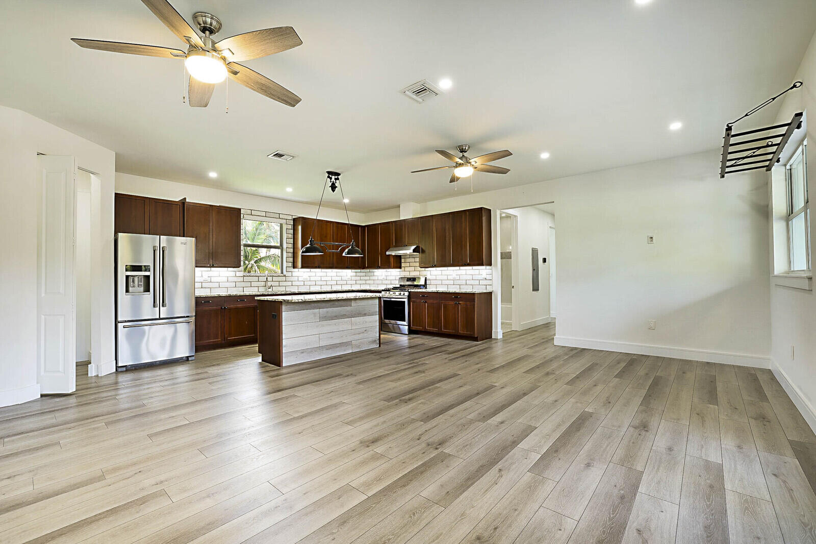 MLS #RX-11003944 image #3