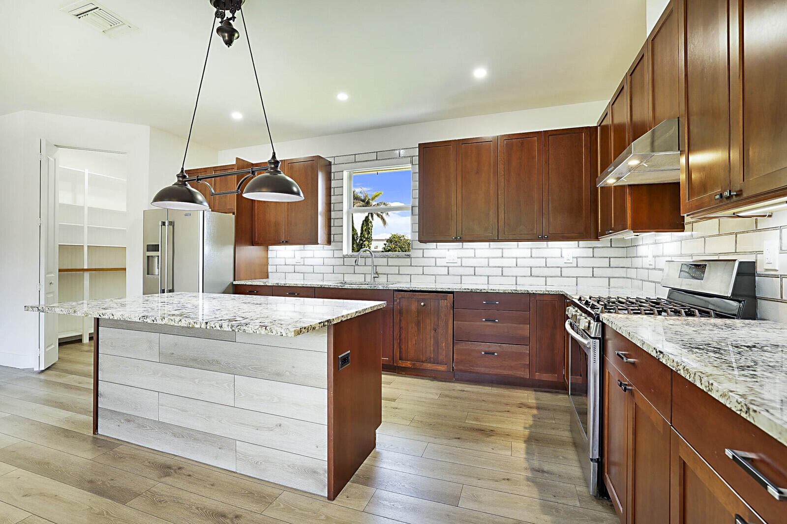 MLS #RX-11003944 image #4