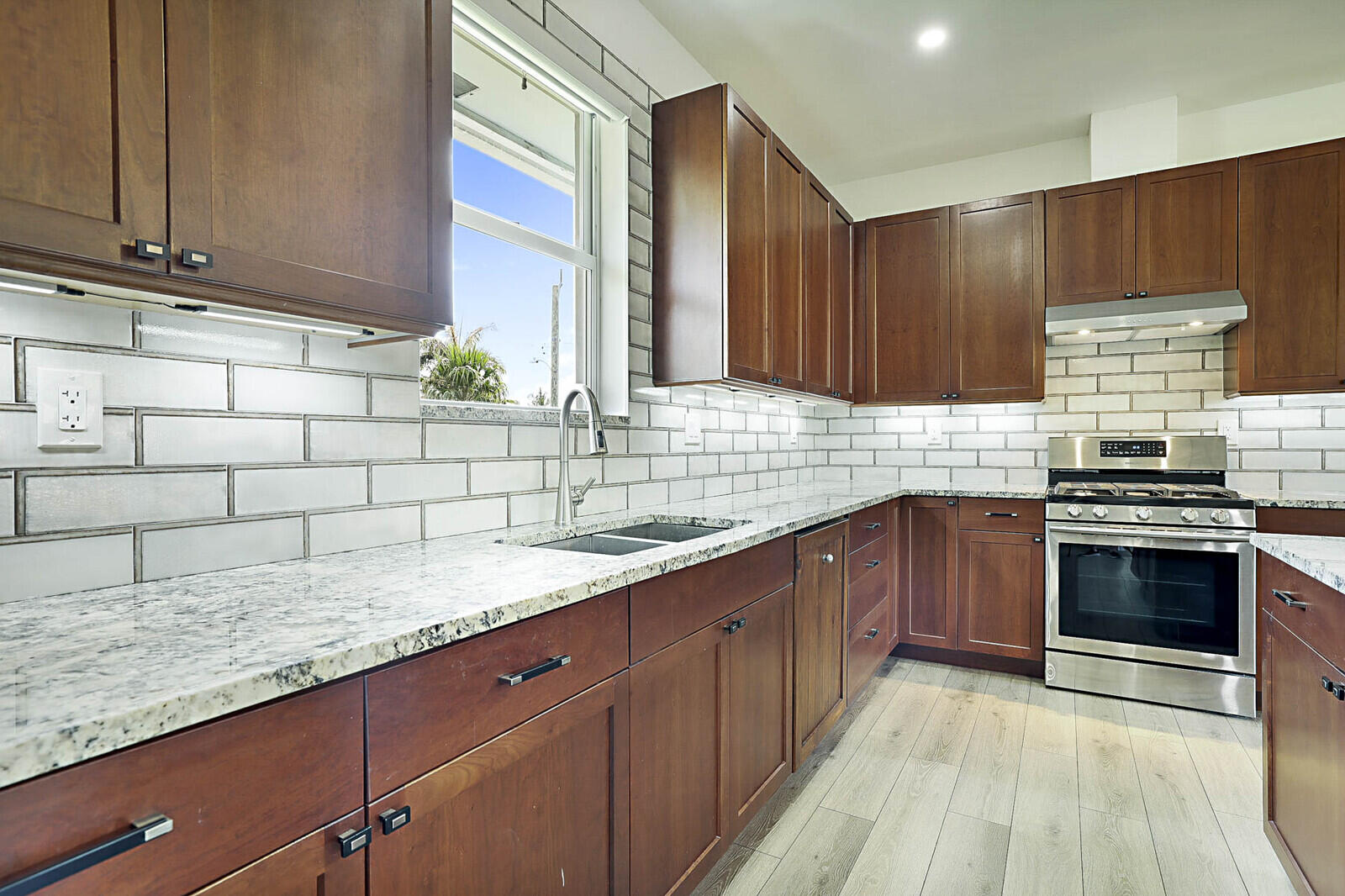 MLS #RX-11003944 image #8