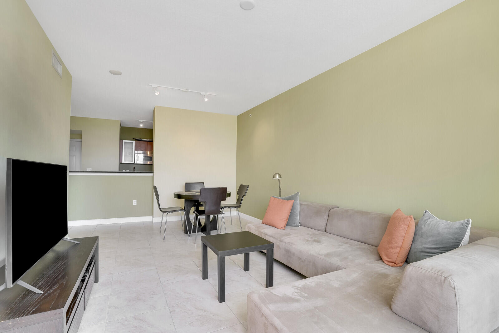 MLS #RX-11140741 image #8