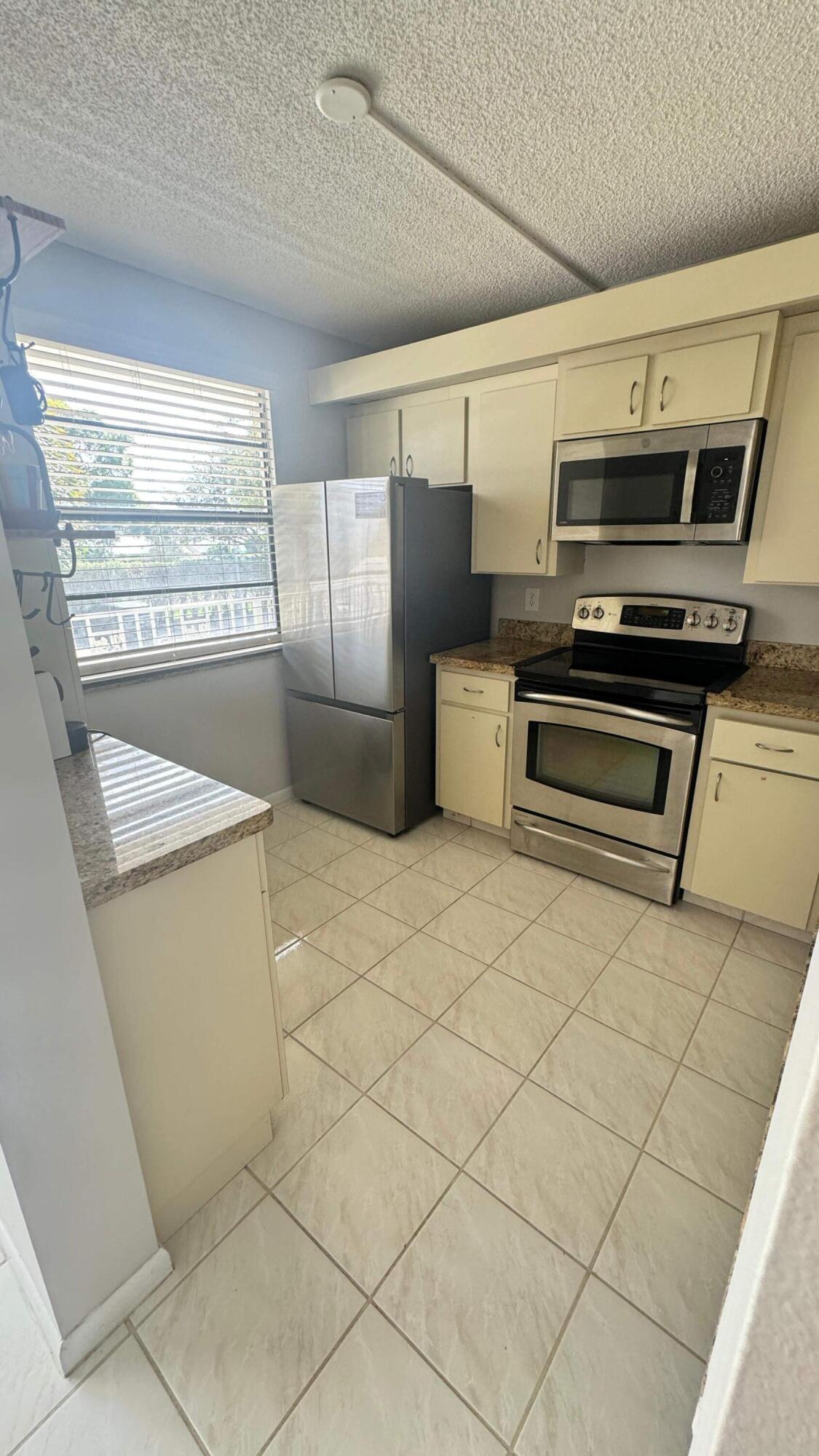 MLS #RX-10825200 image #2