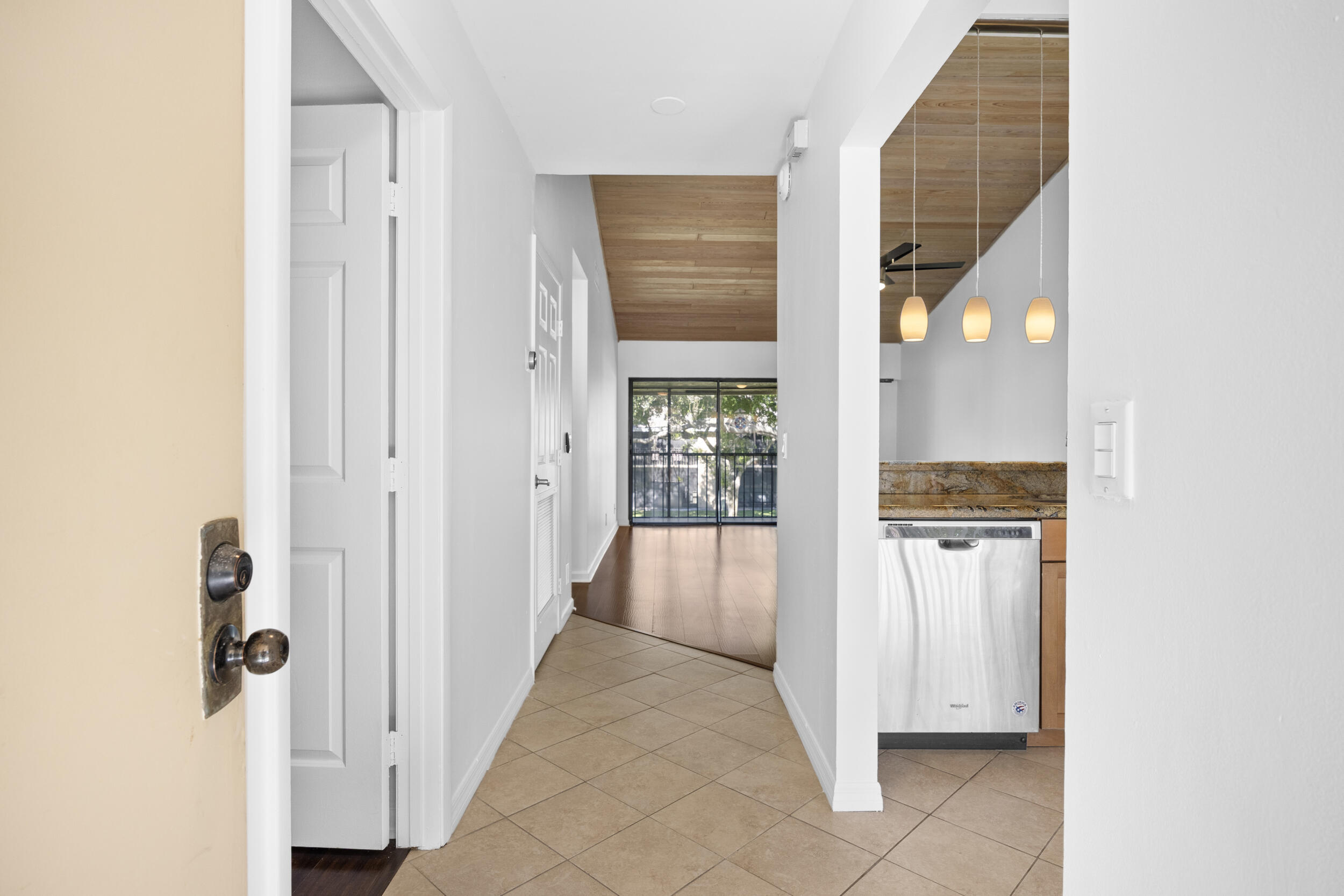 MLS #RX-11051291 image #1