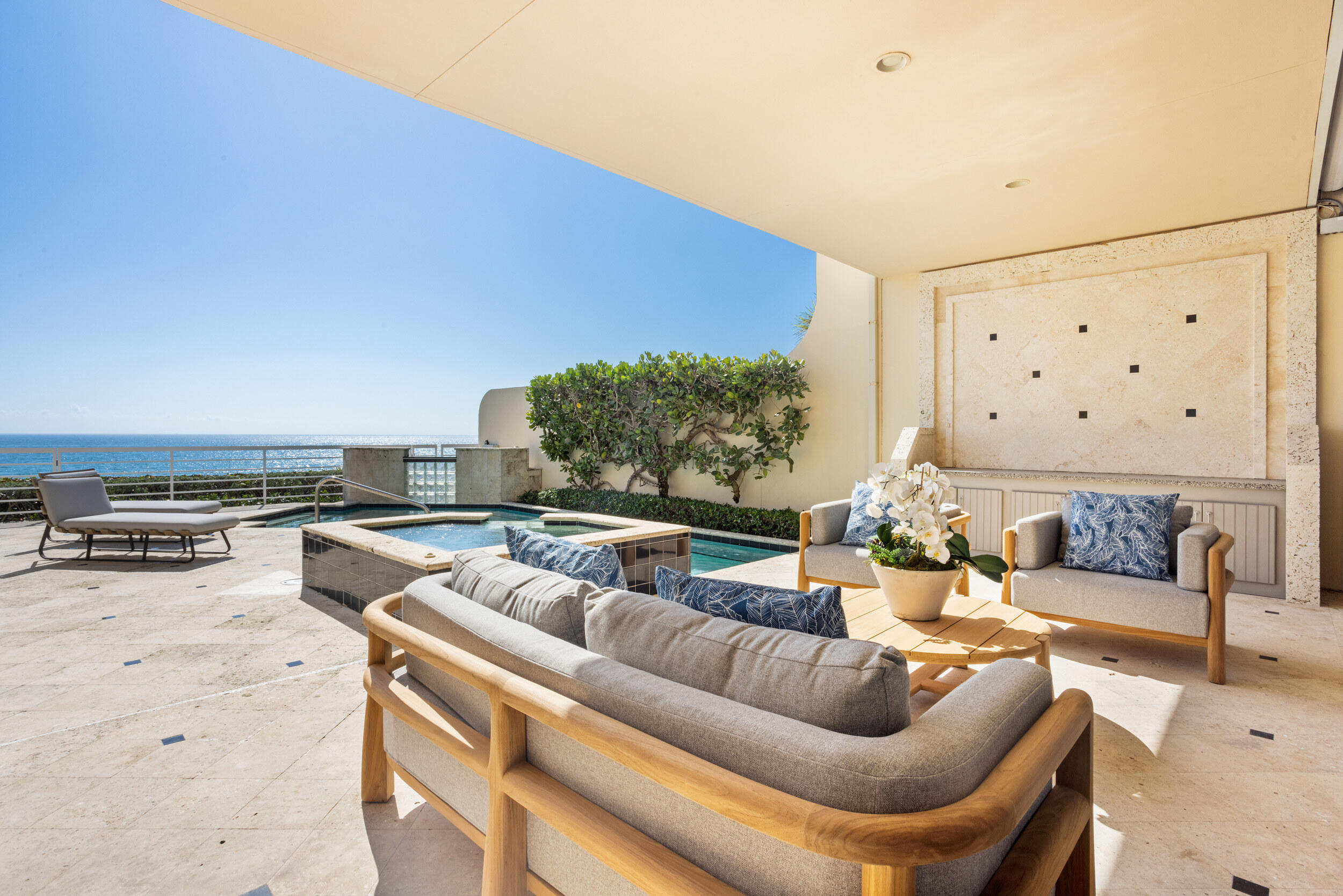 MLS #RX-10943038 image #1