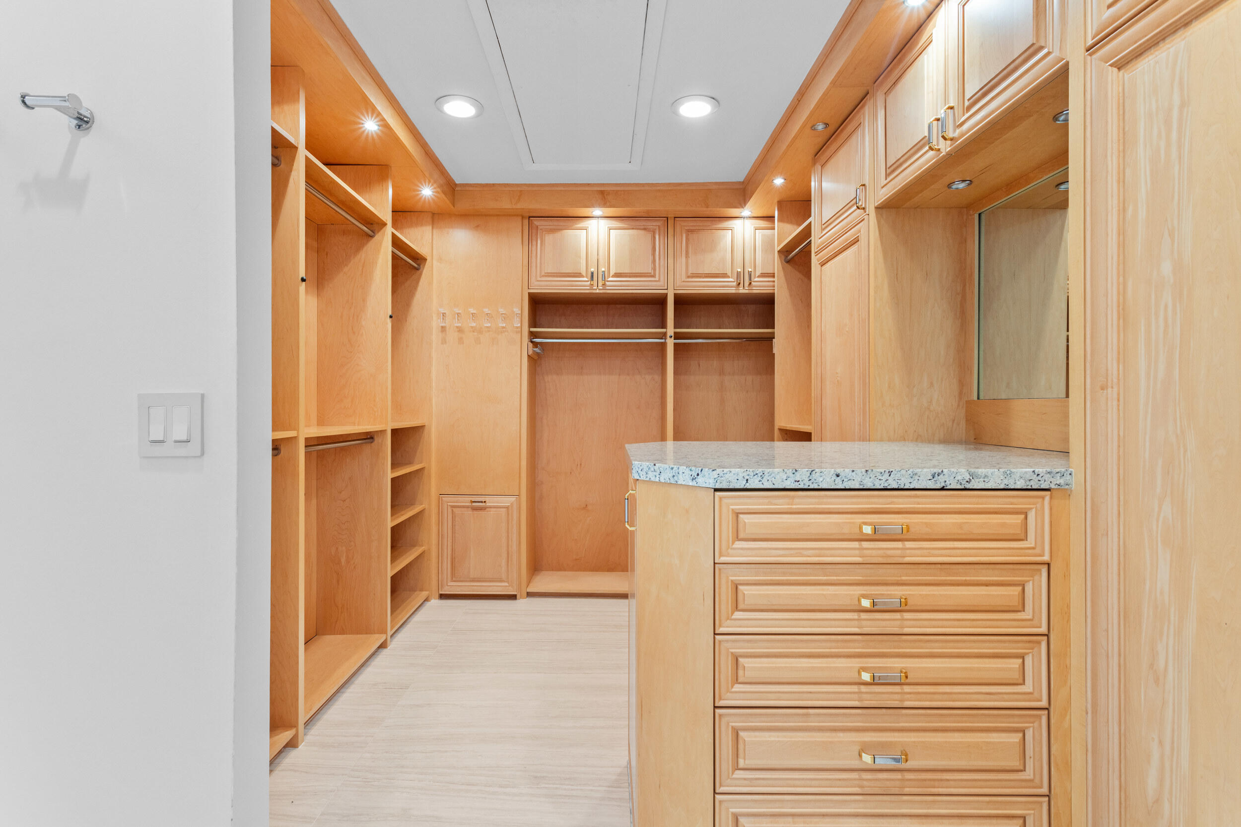 MLS #RX-10943038 image #25