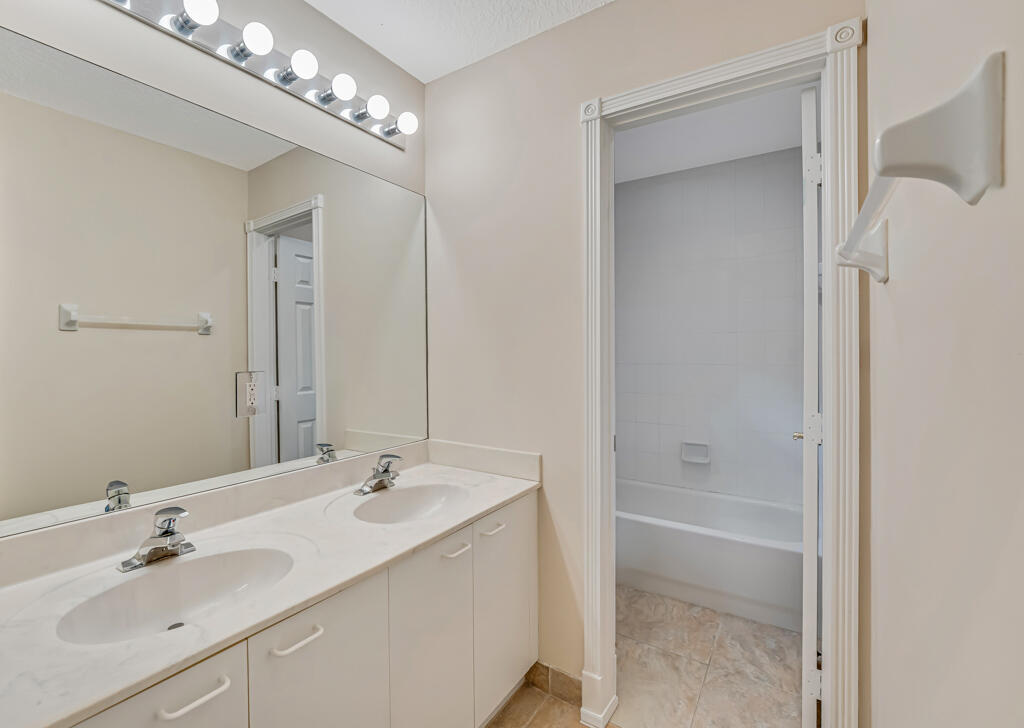 MLS #RX-11142173 image #57