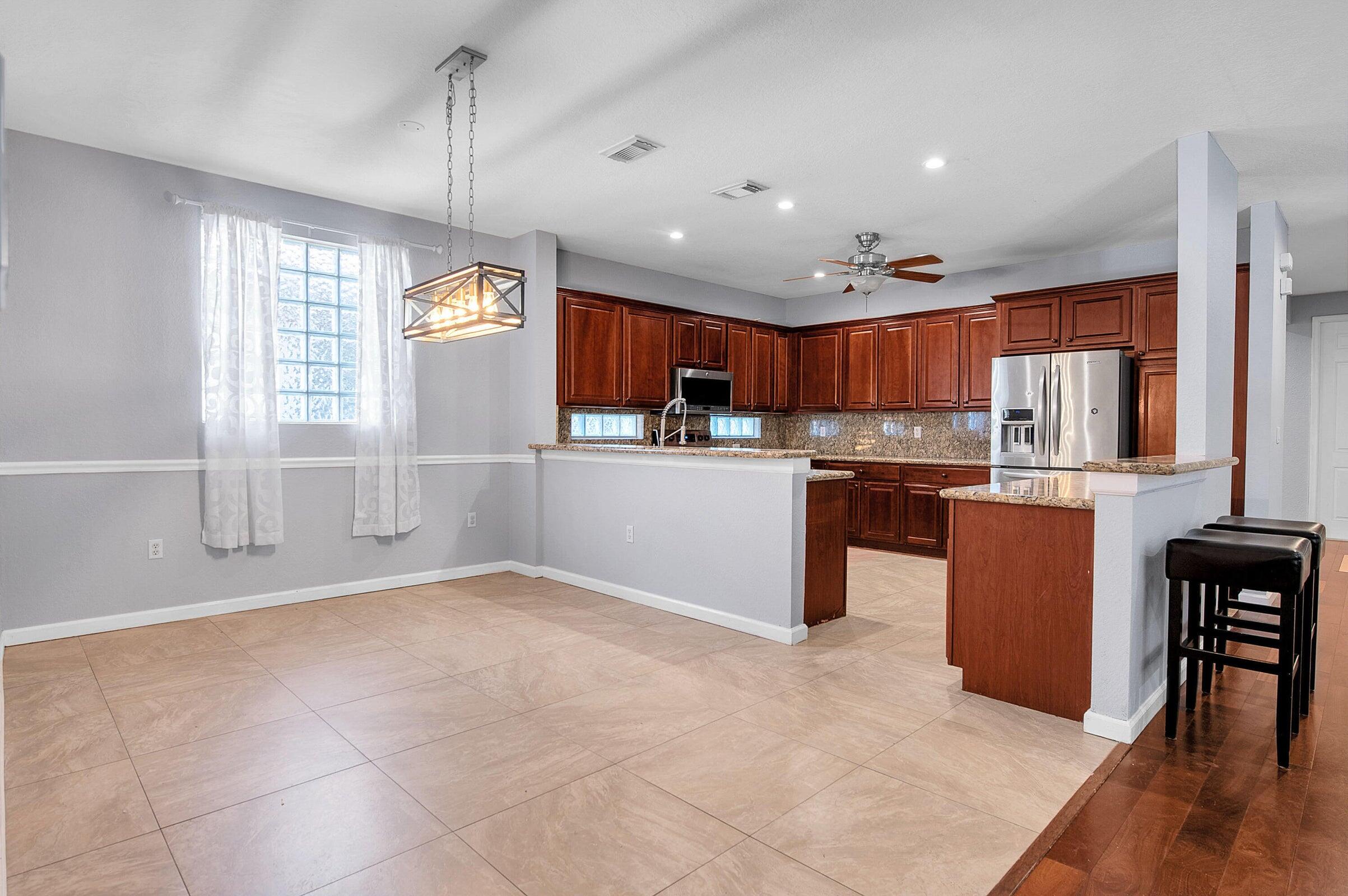 MLS #RX-11142365 image #2