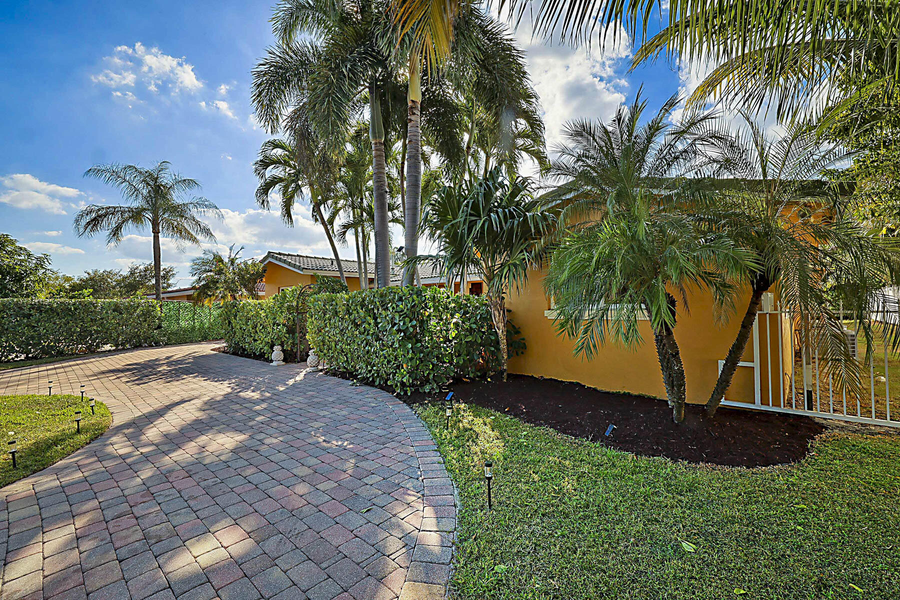 MLS #RX-11142380 image #2