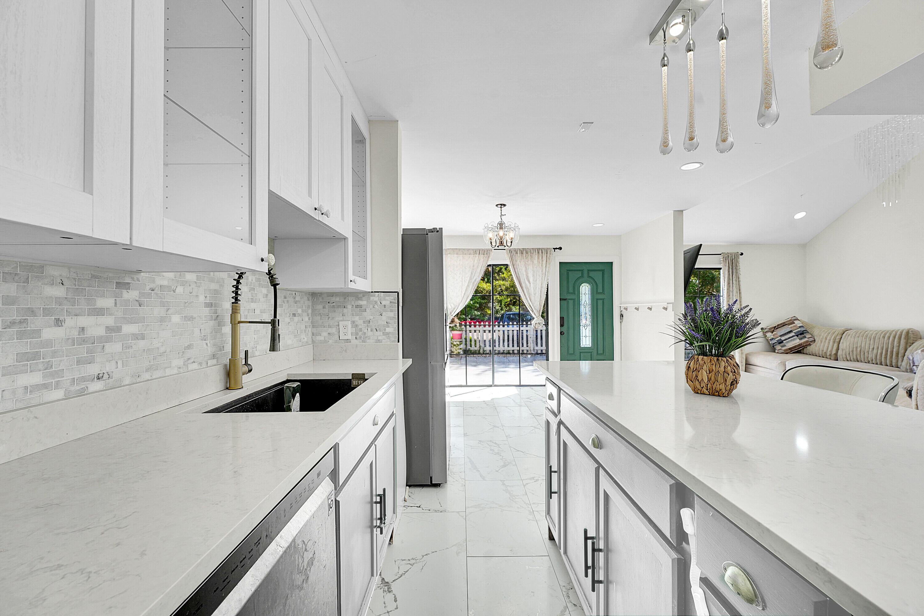 MLS #RX-11142993 image #1