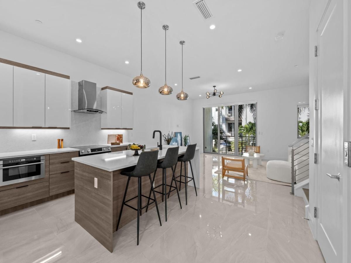 MLS #RX-11143067 image #0