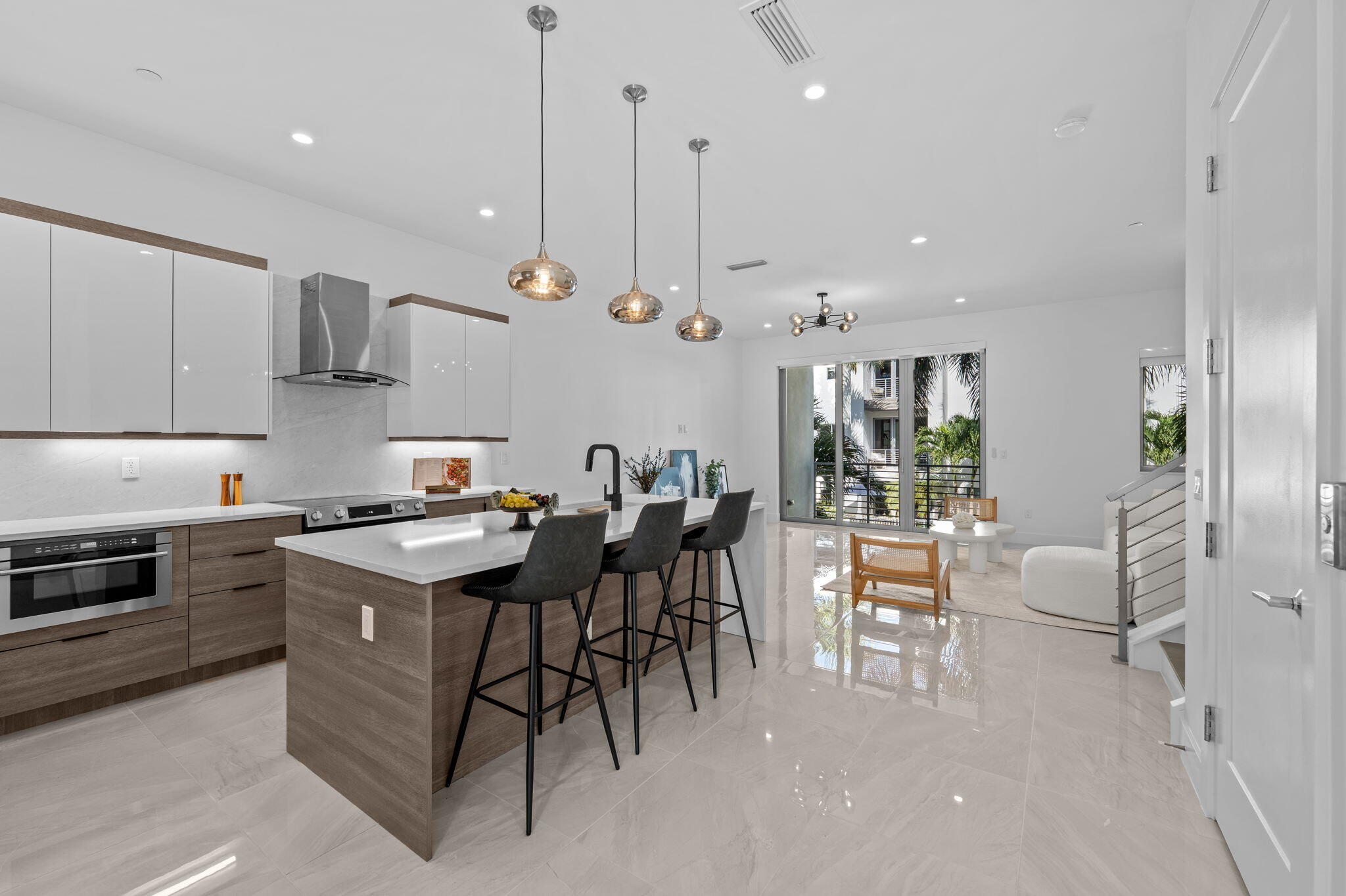 MLS #RX-11143067 image #0