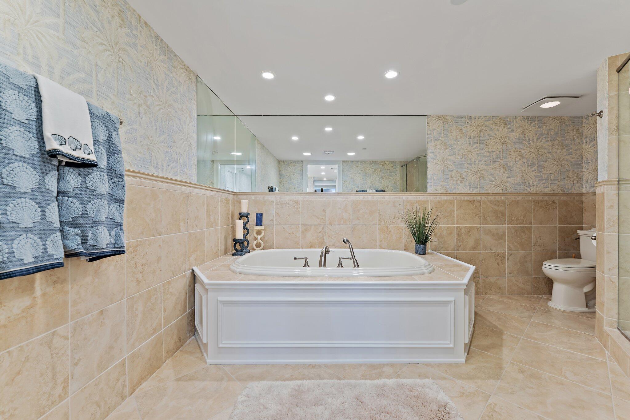 MLS #RX-10944040 image #33