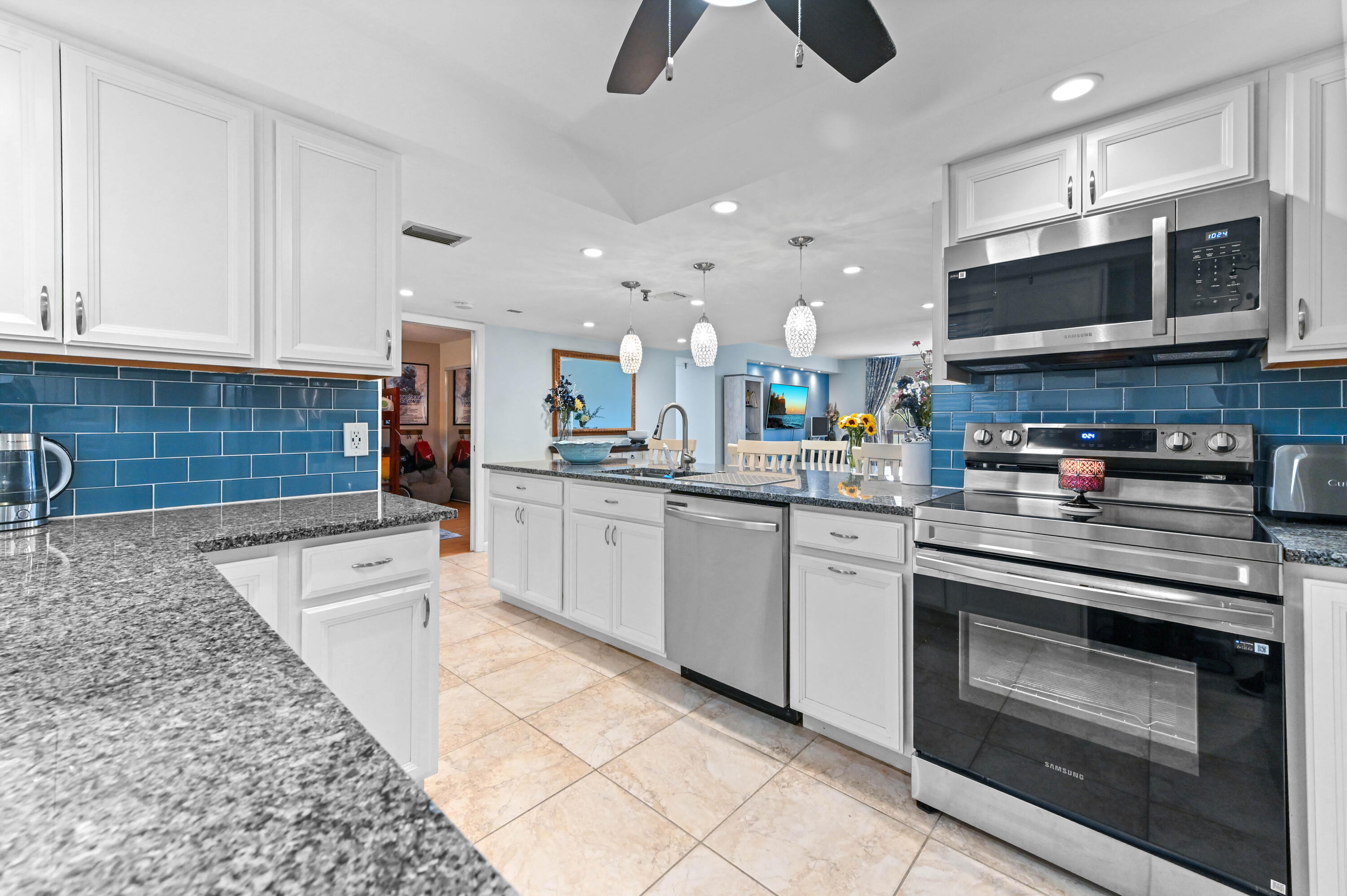 MLS #RX-10998741 image #6