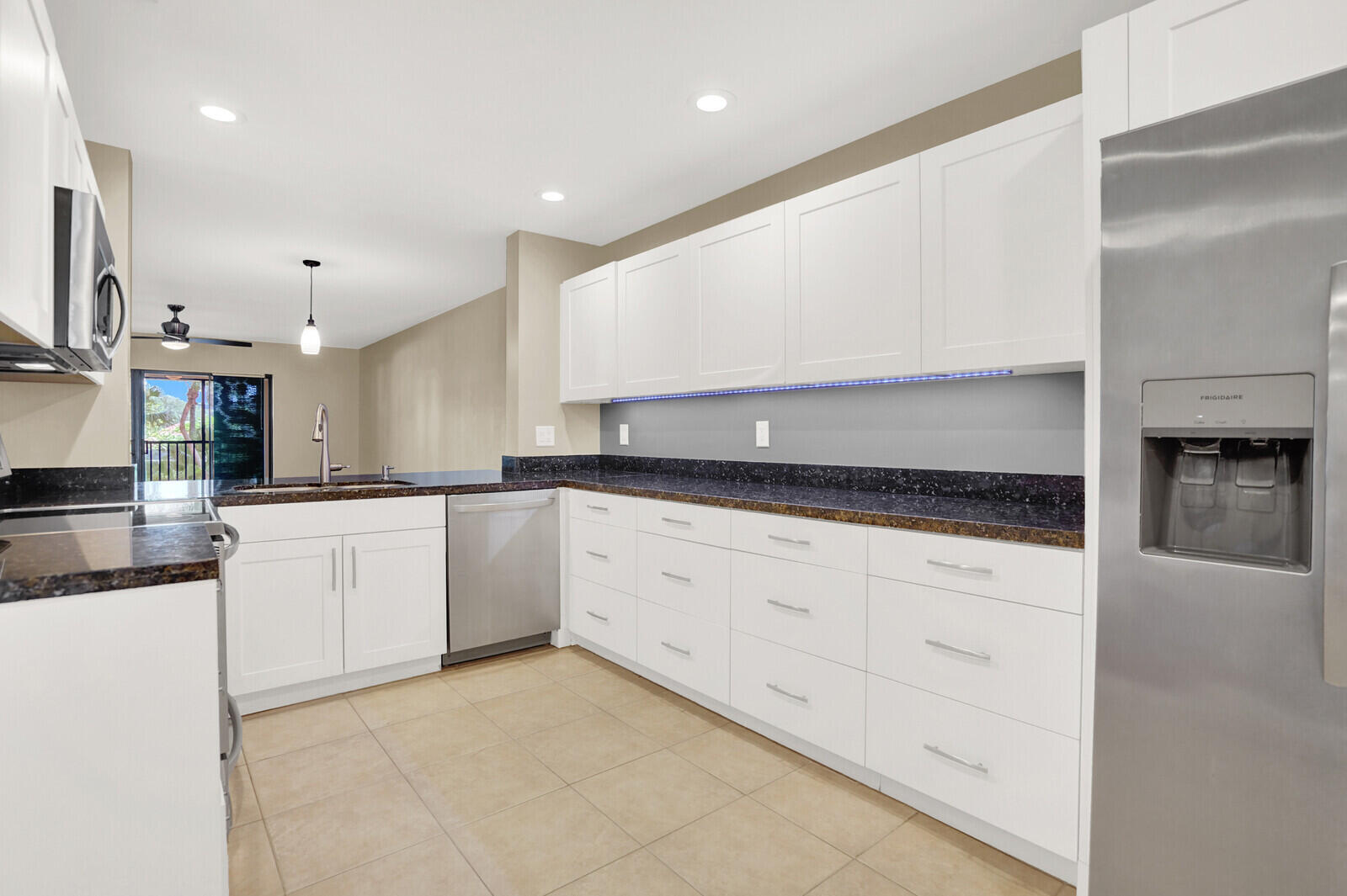 MLS #RX-10810592 image #1