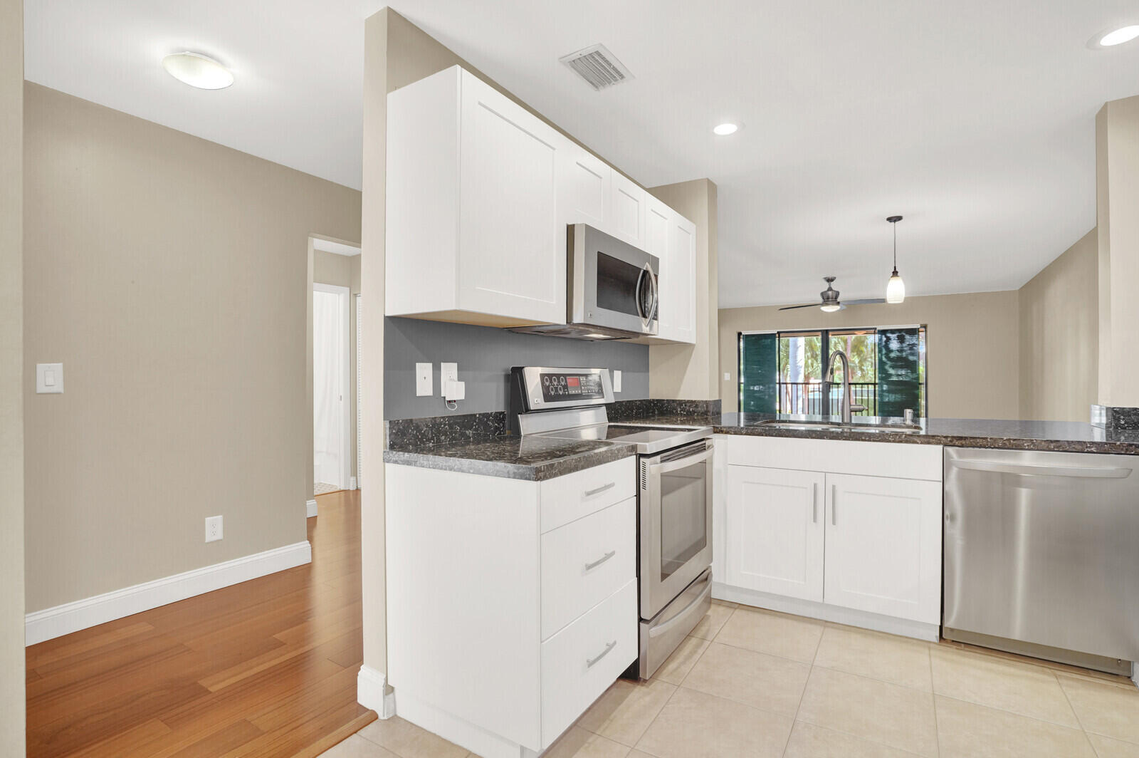 MLS #RX-10810592 image #2