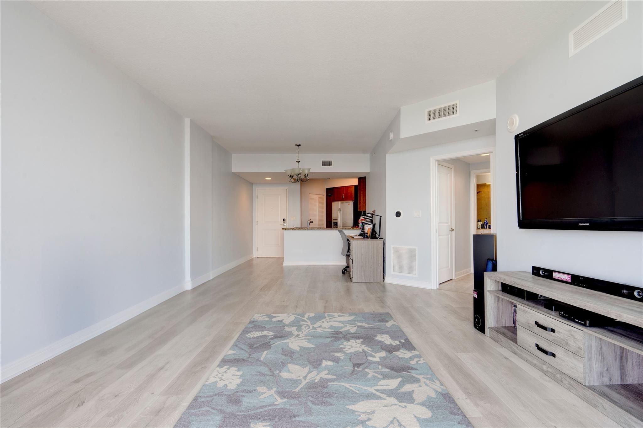 MLS #RX-10449943 image #2