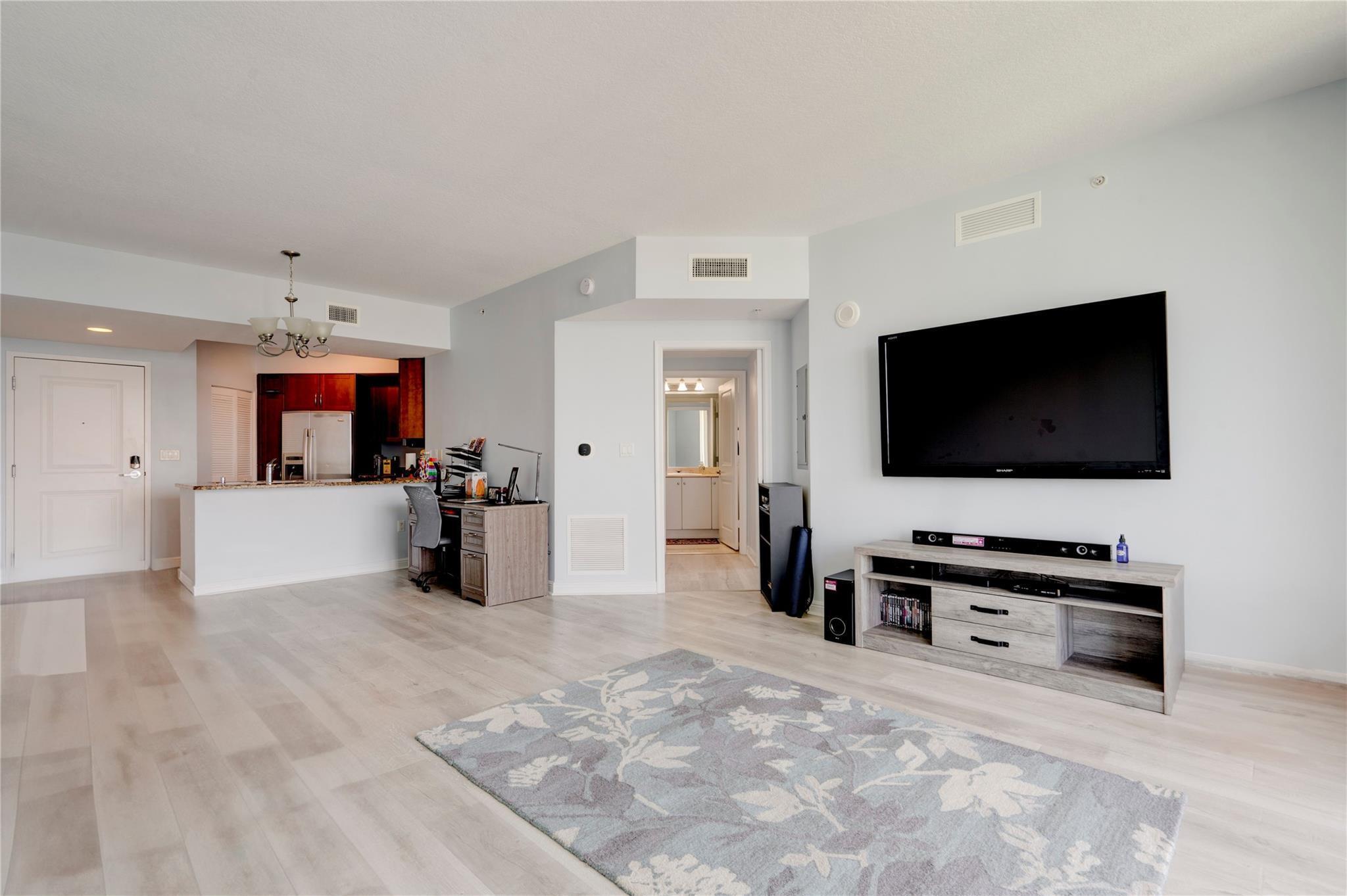 MLS #RX-10449943 image #4