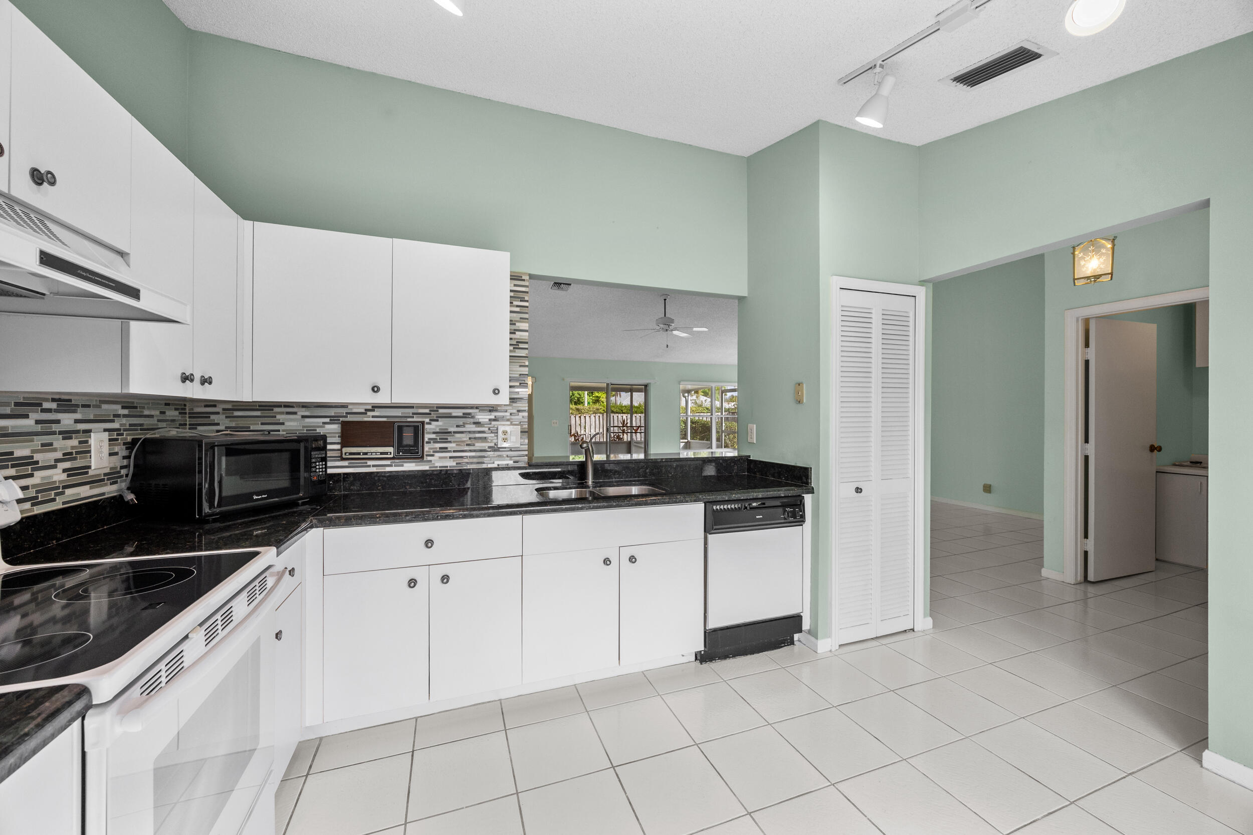 MLS #RX-11146839 image #12