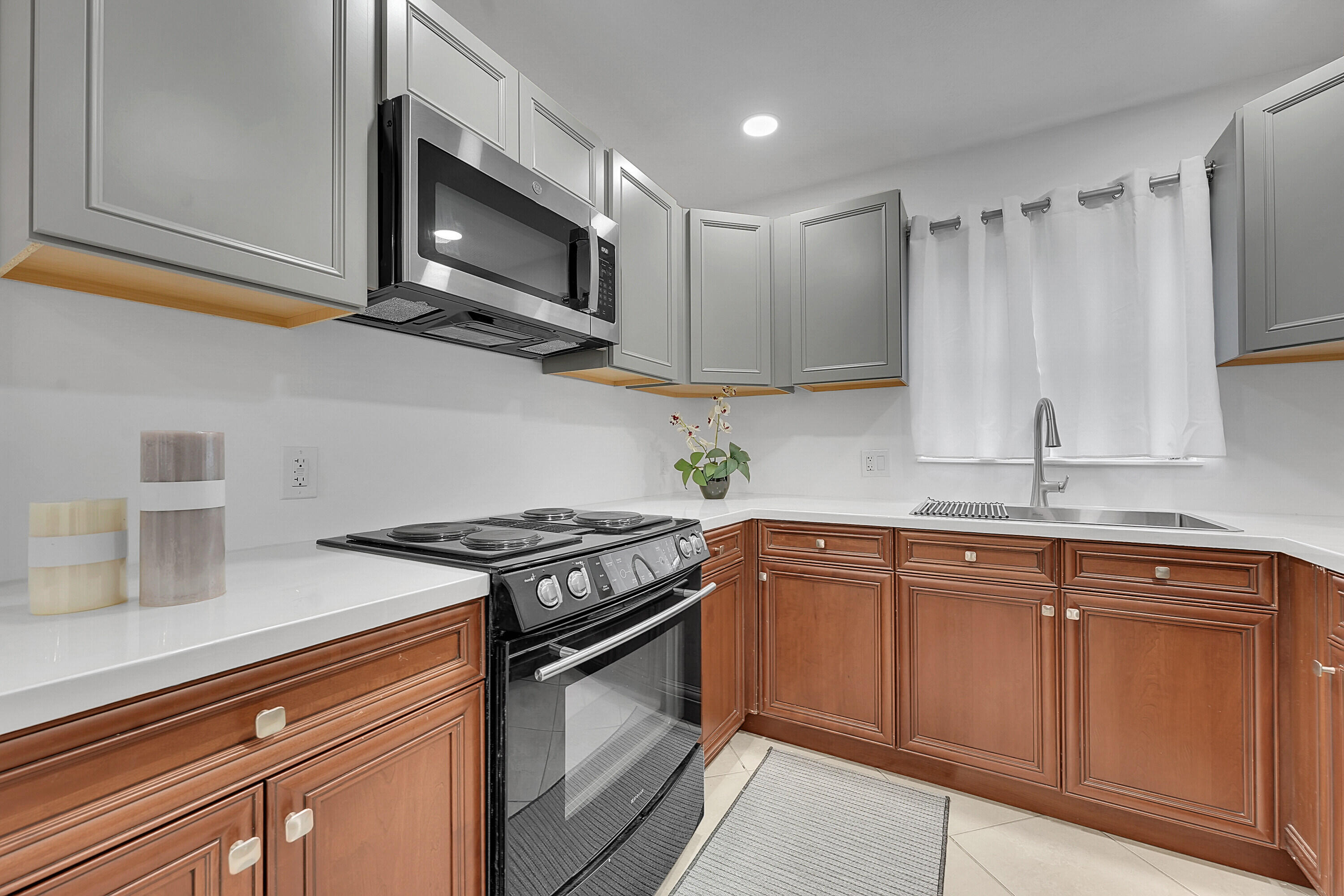 MLS #RX-10566280 image #2