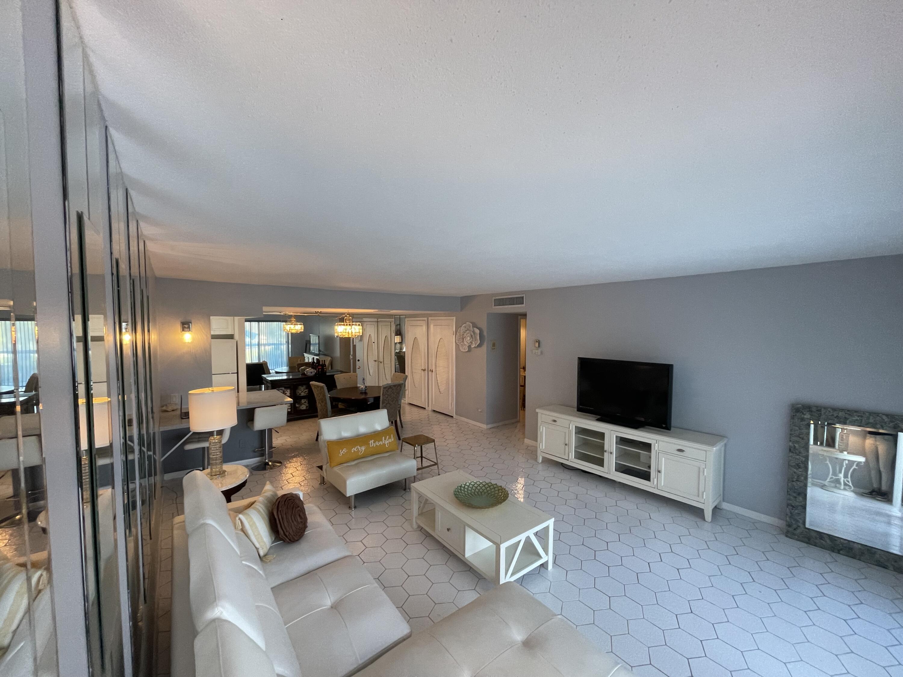 MLS #RX-11147044 image #1