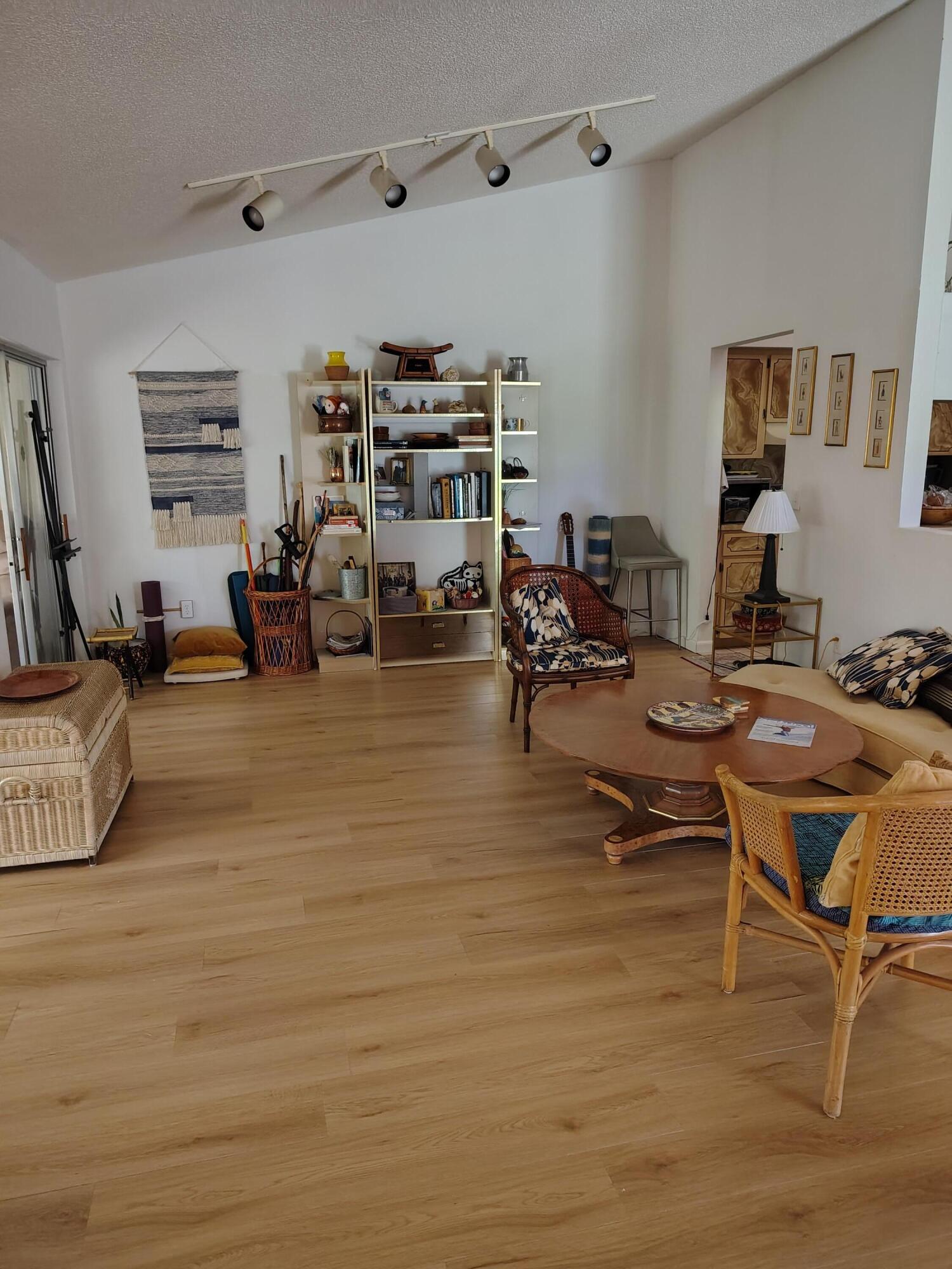 MLS #RX-11147047 image #2