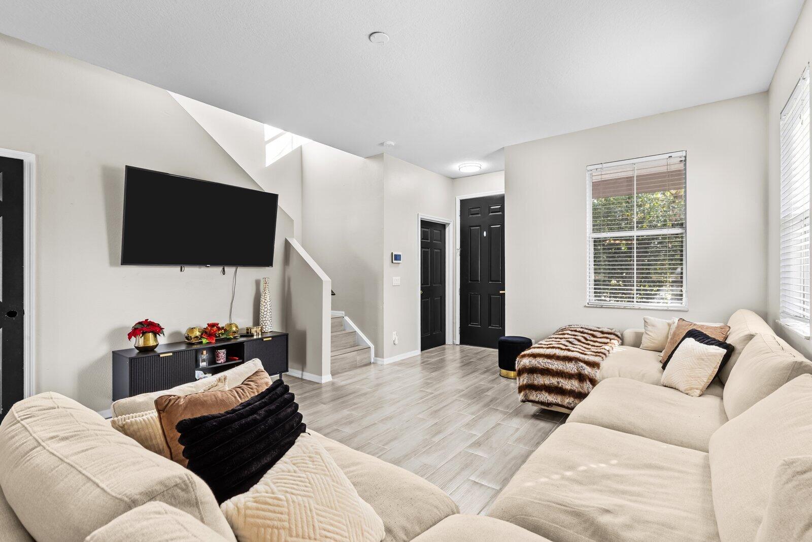 MLS #RX-11147114 image #1