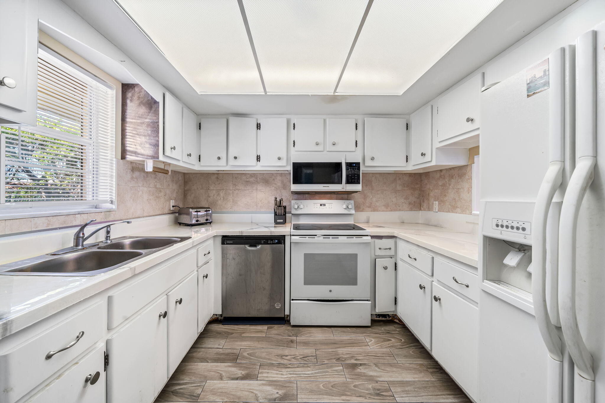 MLS #RX-11147115 image #0