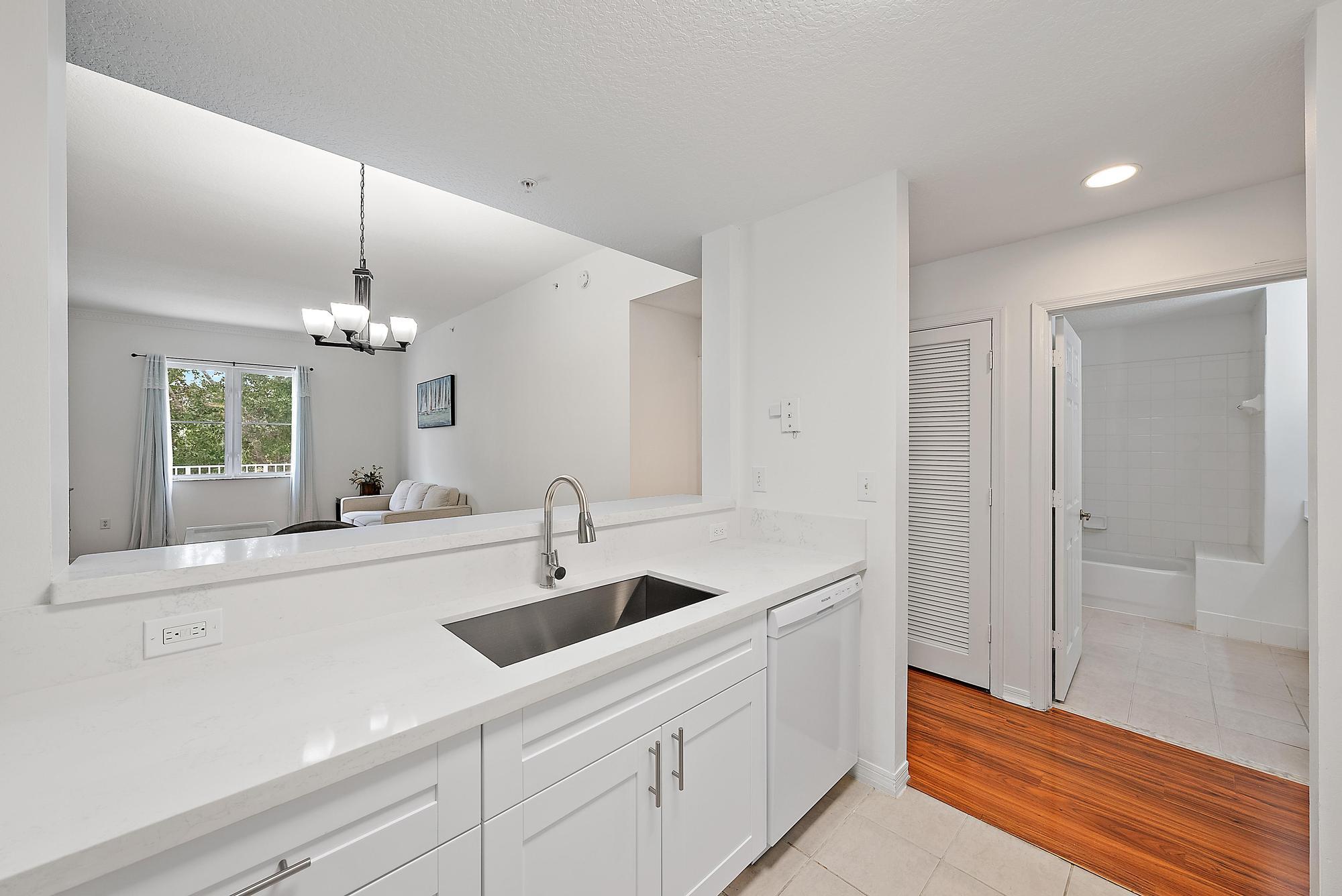 MLS #RX-10528812 image #3