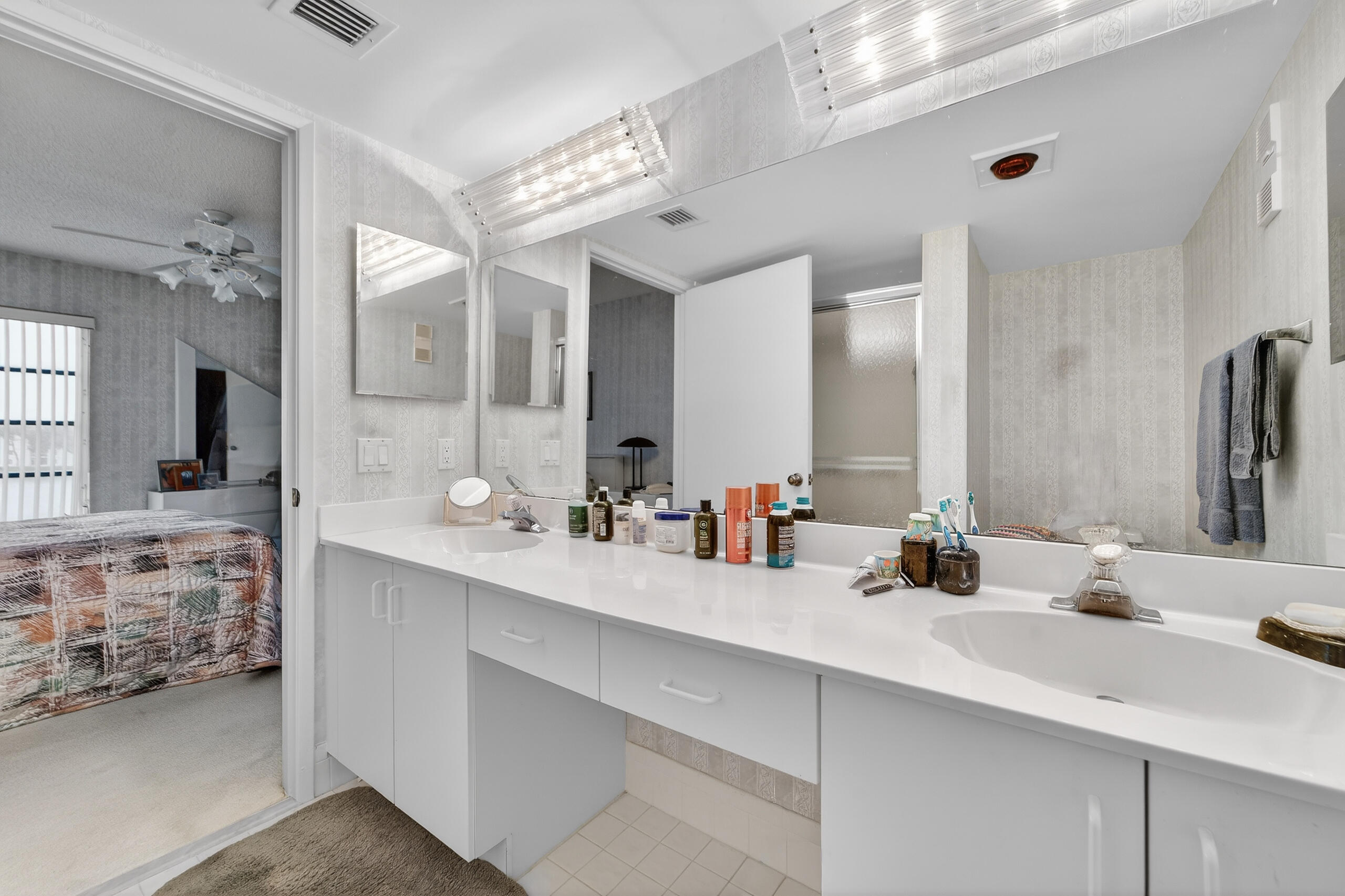 MLS #RX-10604103 image #17