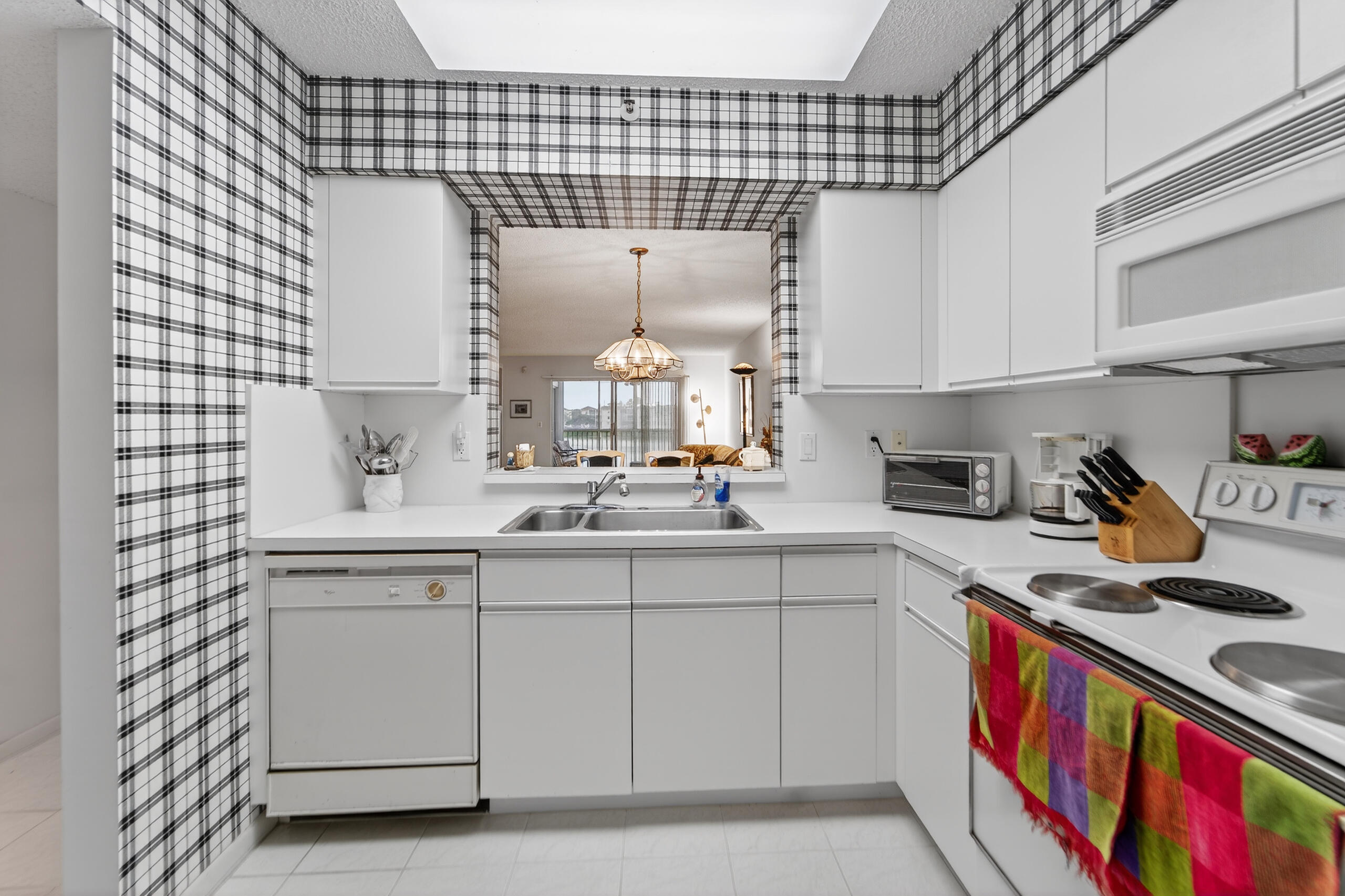 MLS #RX-10604103 image #3