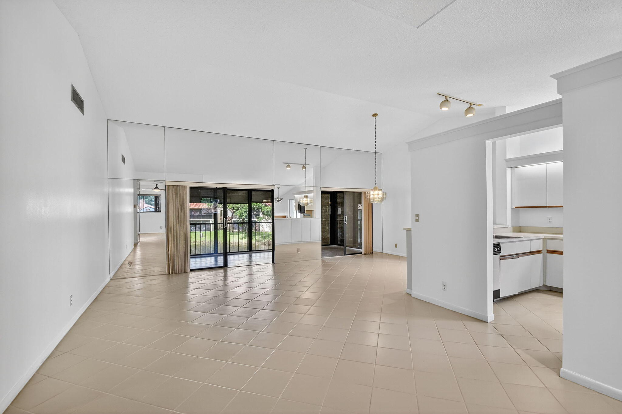 MLS #RX-10579485 image #20