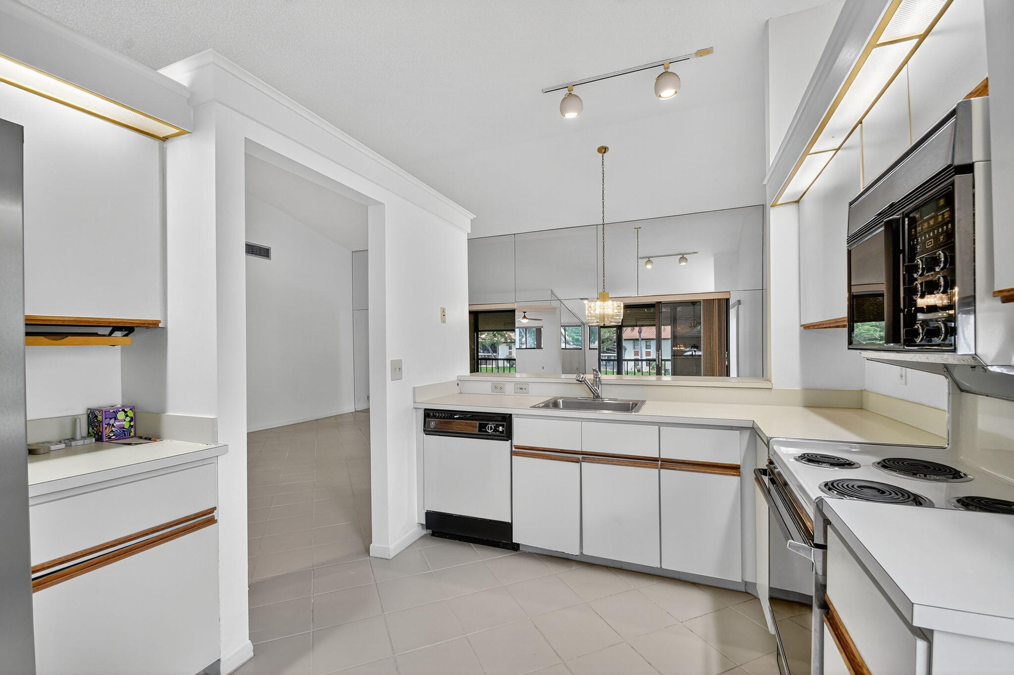 MLS #RX-10579485 image #34