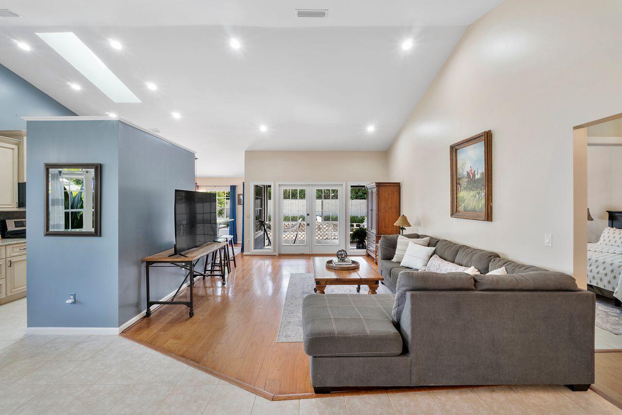 MLS #RX-11147354 image #2