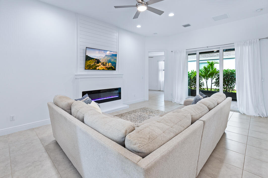 MLS #RX-11149018 image #2