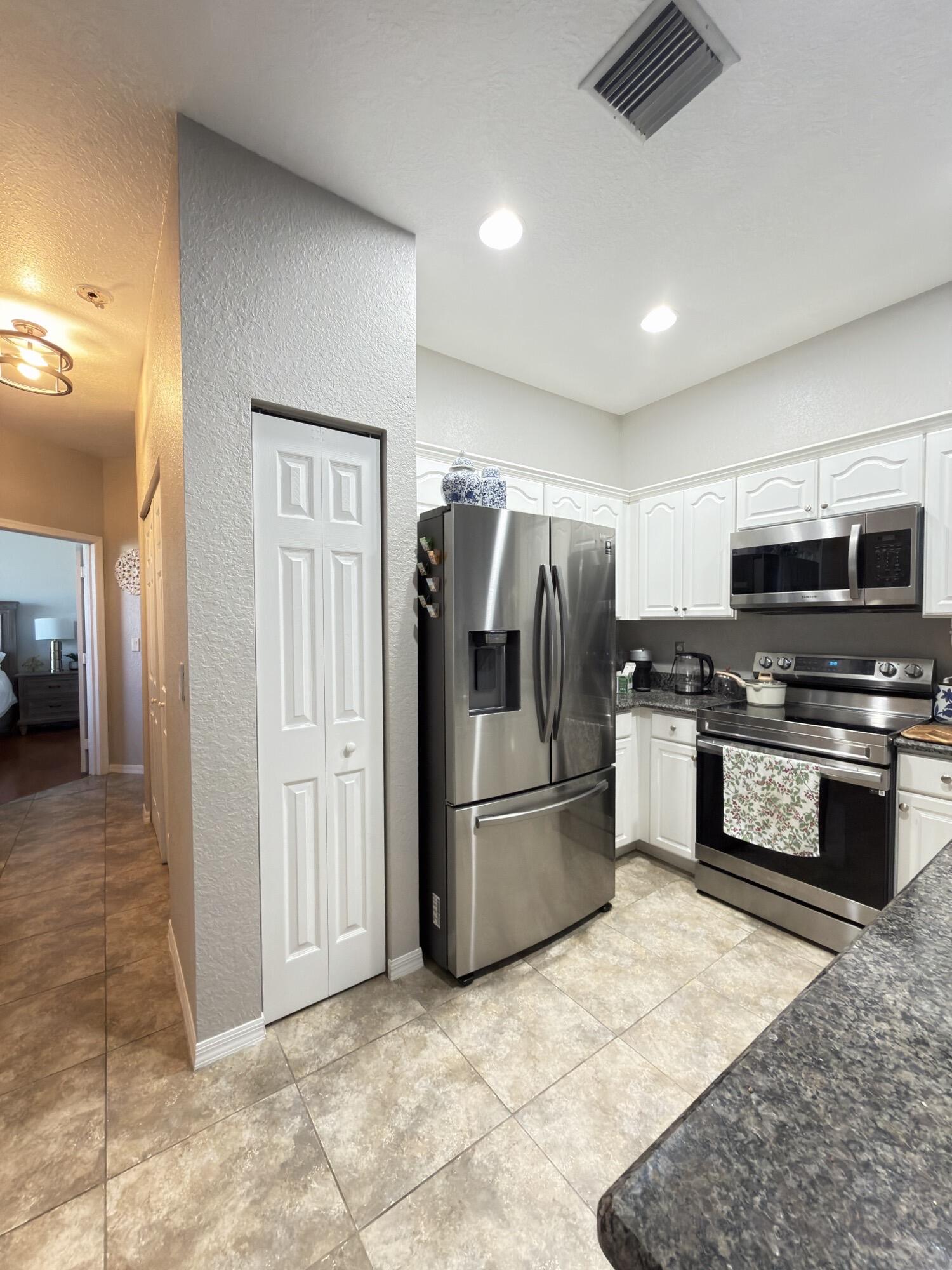 MLS #RX-10943944 image #10