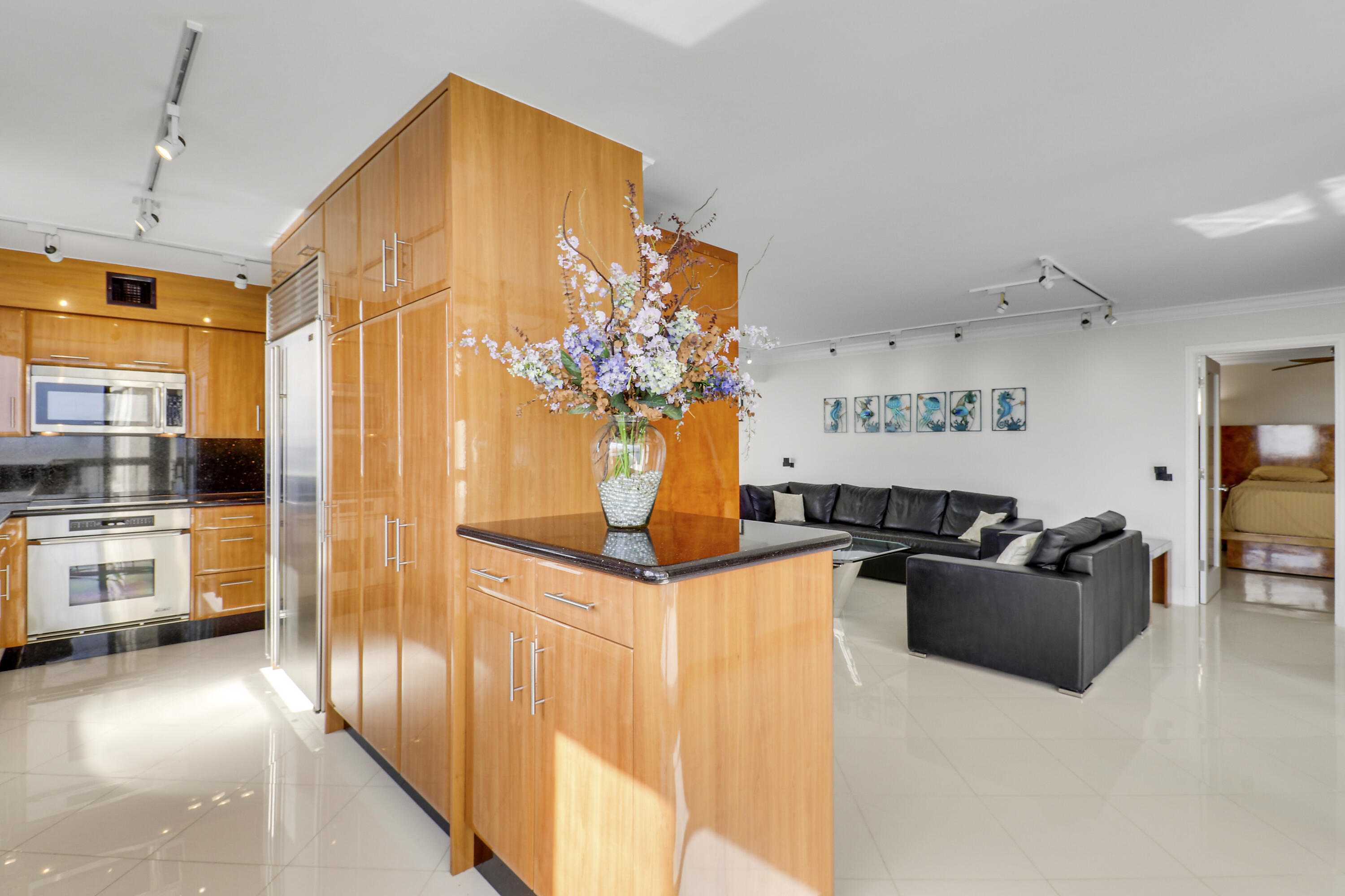 MLS #RX-11153374 image #2