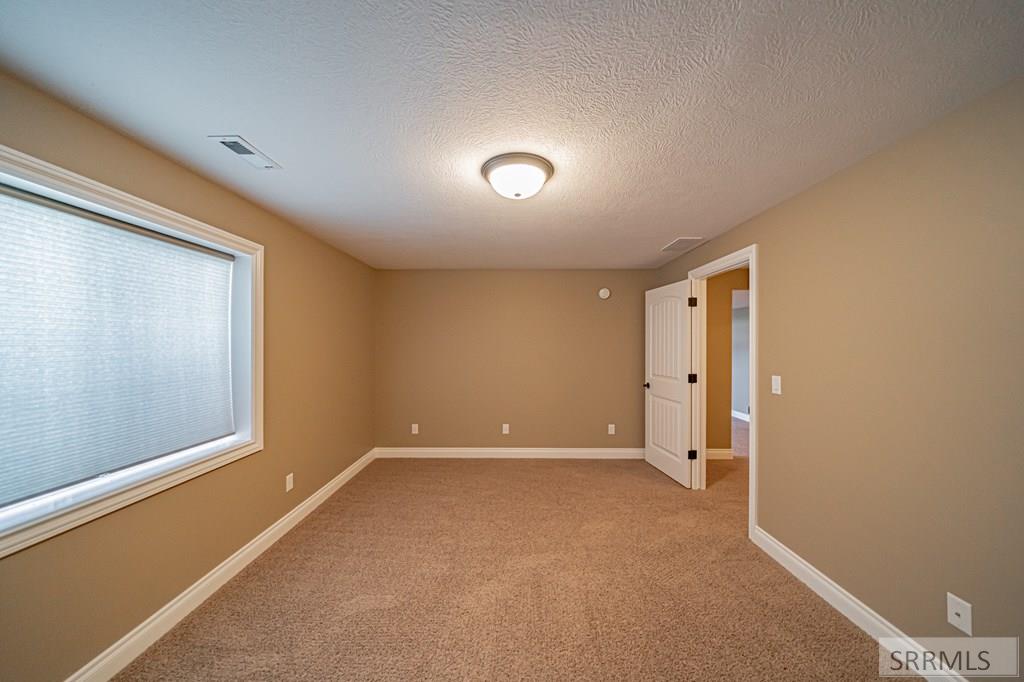 MLS #2181713 image #52