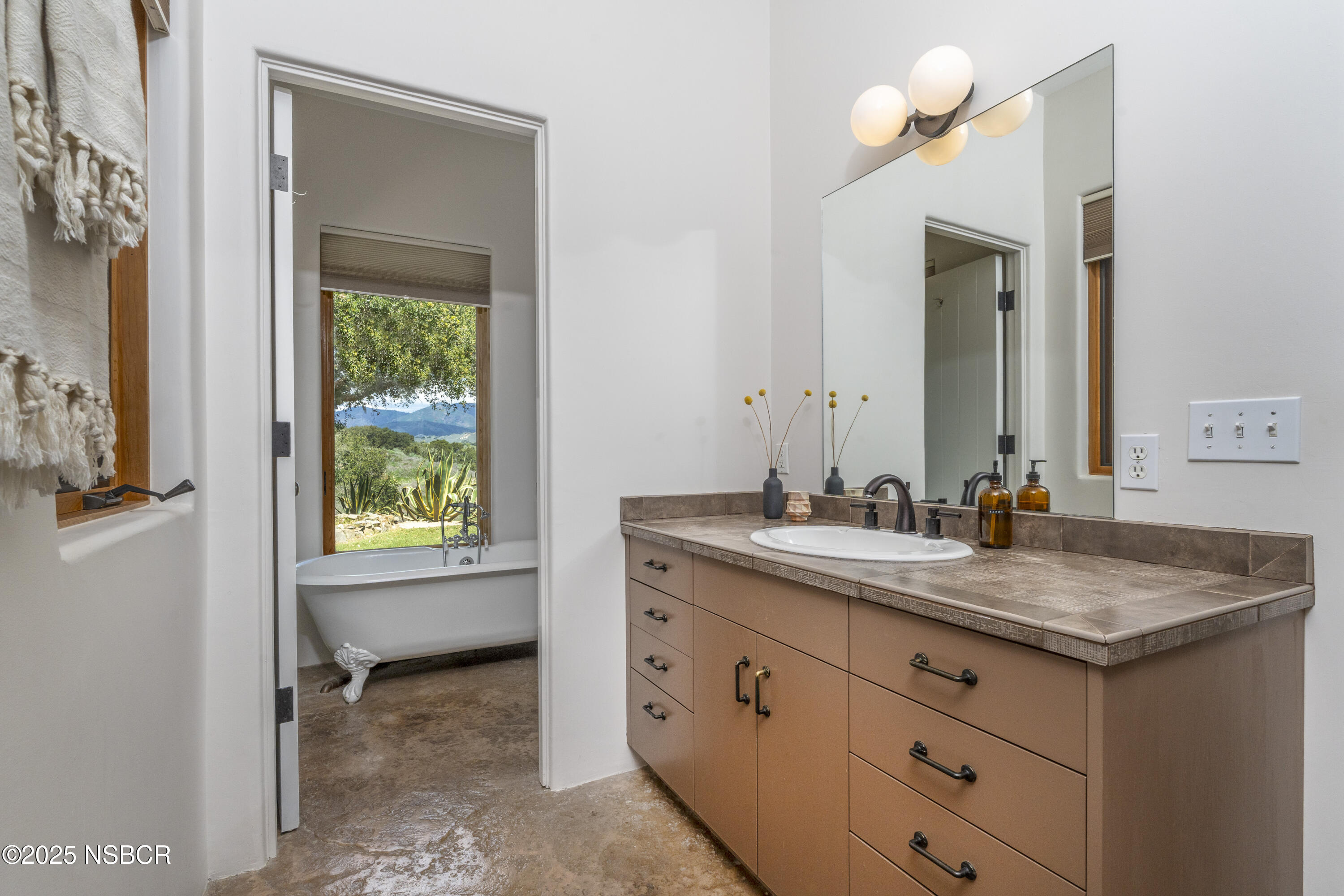 MLS #25000677 image #15