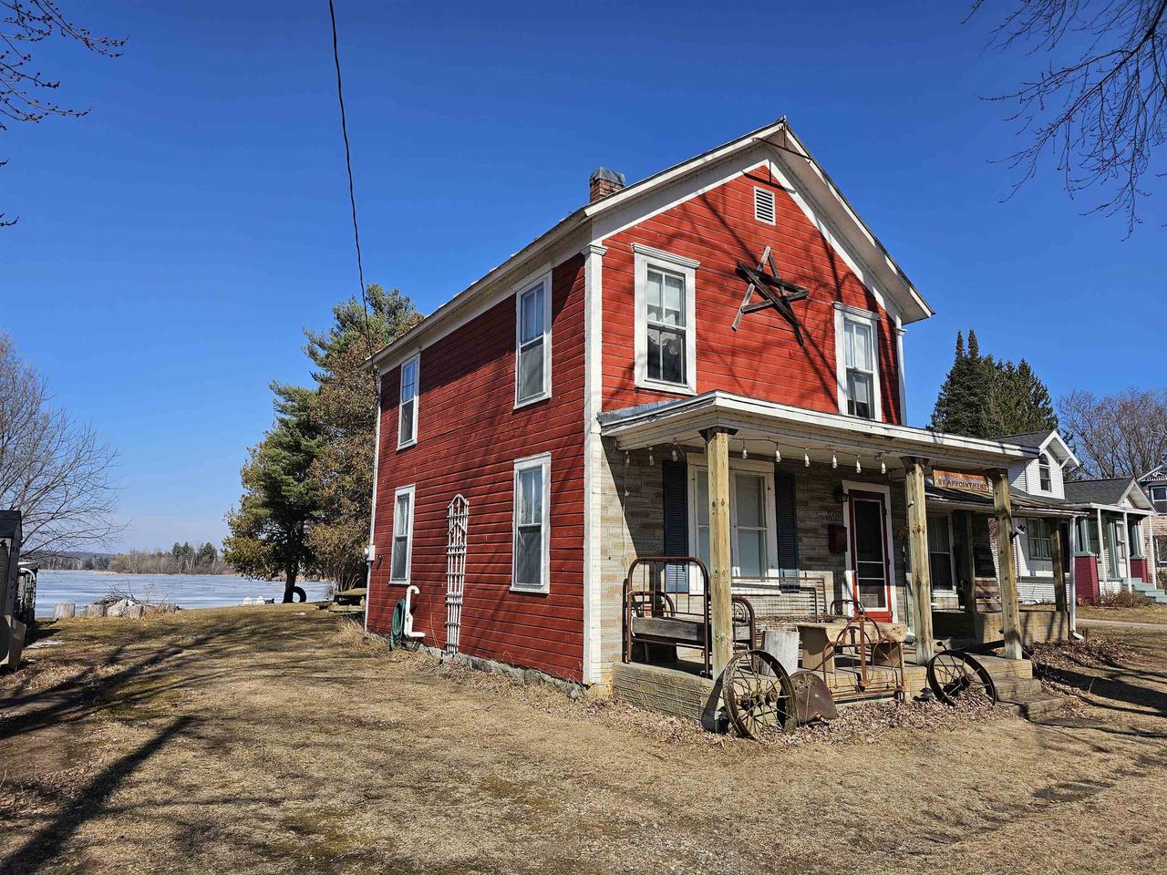 Listing picture for 325 WATER STREET in Iola